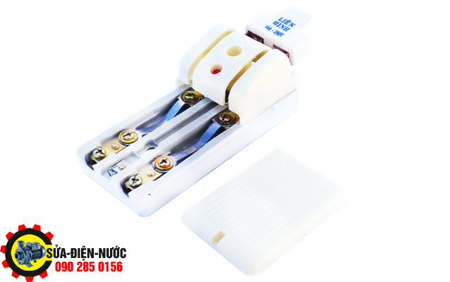 SỬA ĐIỆN BỊ CHẬP CÚP . NHẢY CB. CẦU DAO ĐIỆN . THAY APTOMAT BỊ CHÁY, RÒ RỈ ĐIẾN, HƯ...TẠI NHÀ GIÁ RẺ-CHẤT LƯỢNG 24/24 0902 850 156