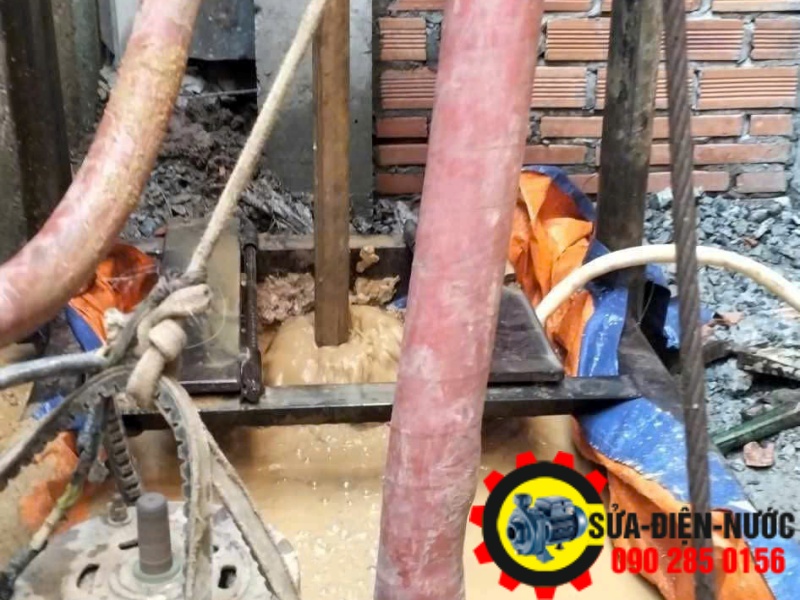 Thợ sửa giếng khoan gia đình không lên nước, báo giá khi nào?