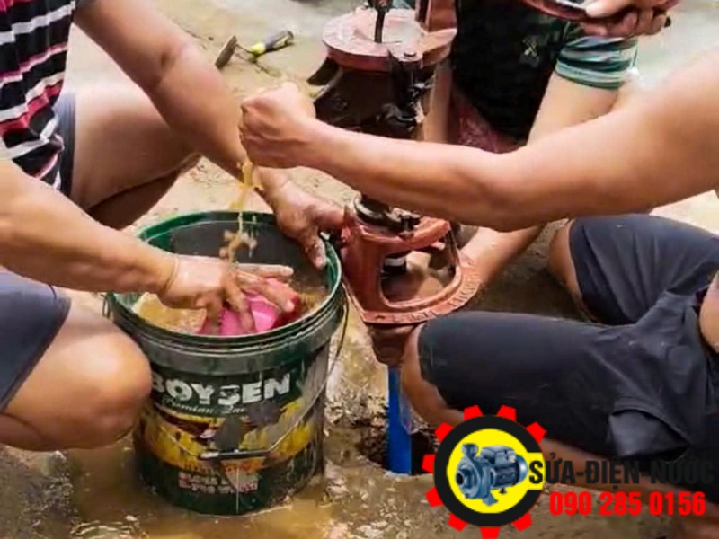 Ống giếng và thiết bị bị ăn mòn