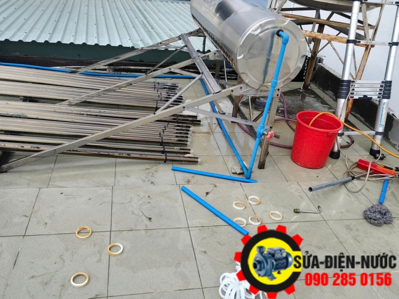 Đơn vị sửa máy nước nóng NLMT tại quận 4 chuyên nghiệp.