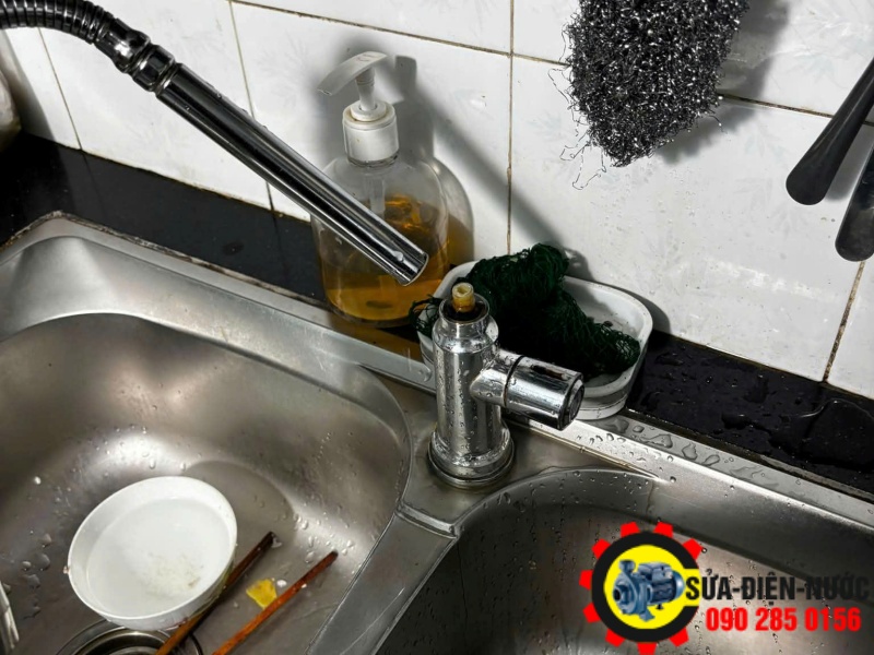 Chuyên Mua Bán, Lắp Đặt, Thay, Sửa Vòi Nước Rửa Chén Tại Quận Thủ Đức – THỢ GIỎI, UY TÍN